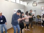 カンボジアの踊りでは、緑園住民も一緒に