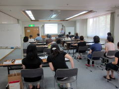講演会会場
