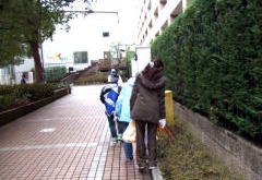 緑園都市駅西口で清掃活動