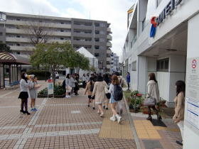 緑園都市駅を出て