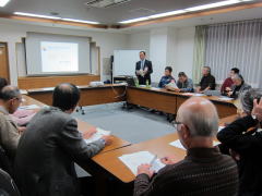 区内の状況について語る林泉消防署長