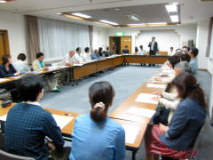 挨拶する後藤会長